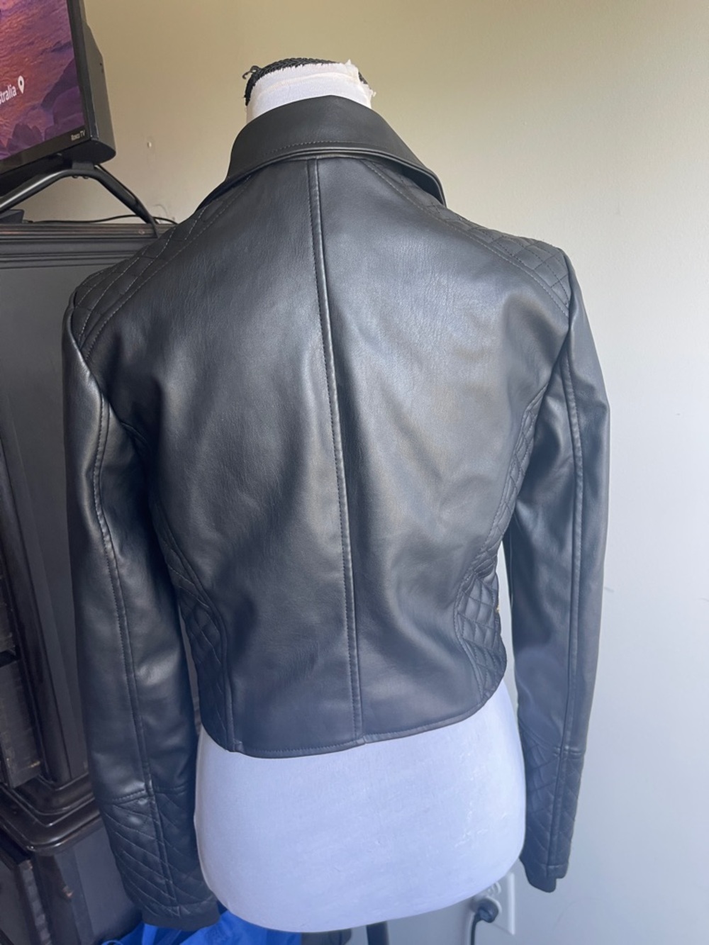 GUESS leather jacket - Picture 4 of 7